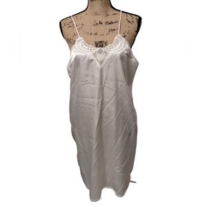 Vintage 1970s Lace Slip Size L